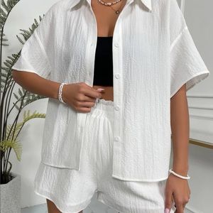 Elastic waistband. Super comfortable to wear. Size small.